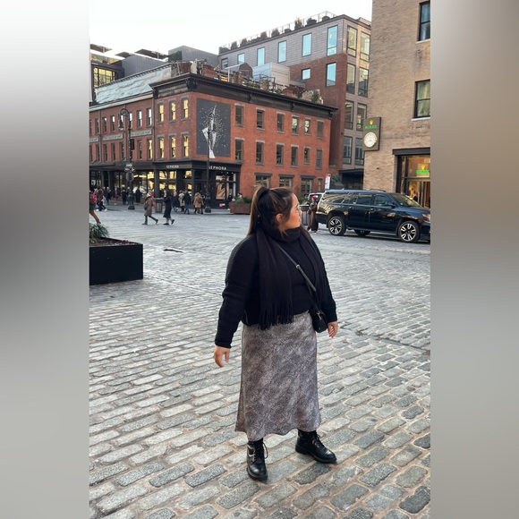 Meet your Posher, Andrea - Picture 2 of 7